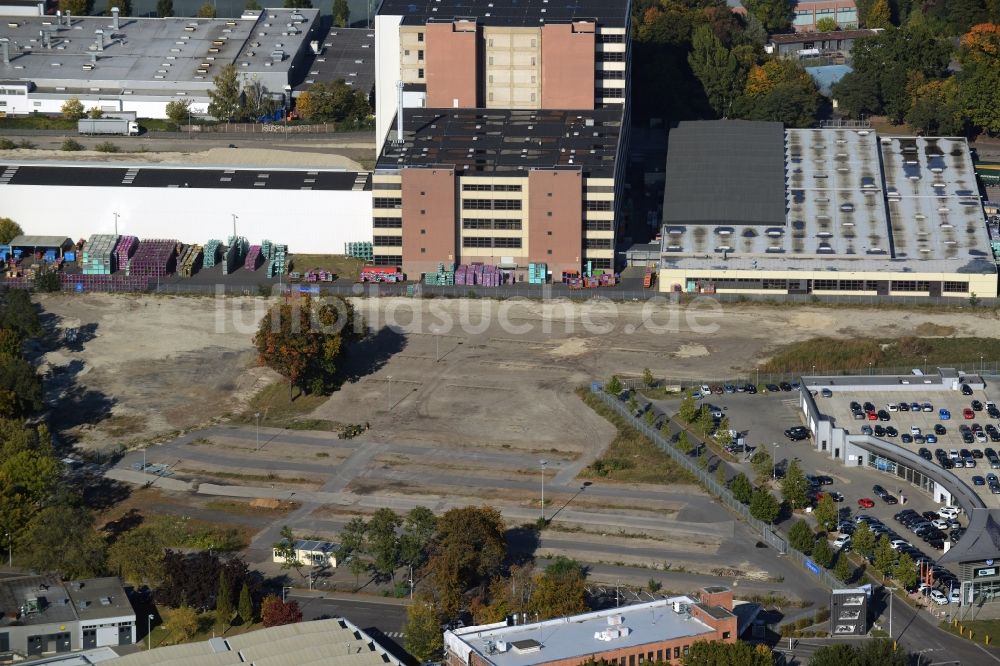 Luftaufnahme Berlin - Werksgelände der Bayerische Motoren Werke / BMW AG Motorrad Werk Am Juliusturm in Berlin - Spandau