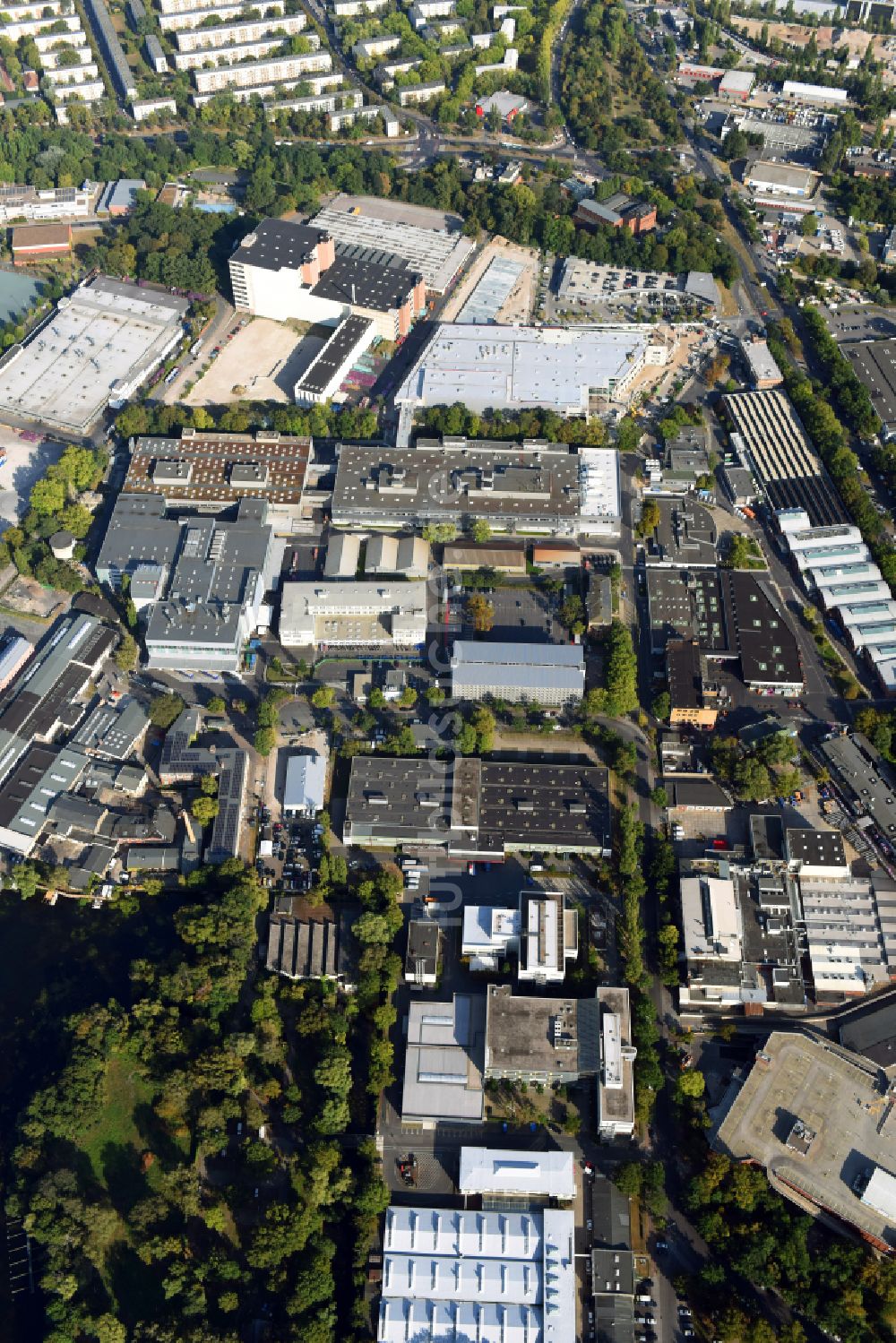 Berlin aus der Vogelperspektive: Werksgelände der Bayerische Motoren Werke / BMW AG Motorrad Werk Am Juliusturm im Ortsteil Spandau in Berlin, Deutschland