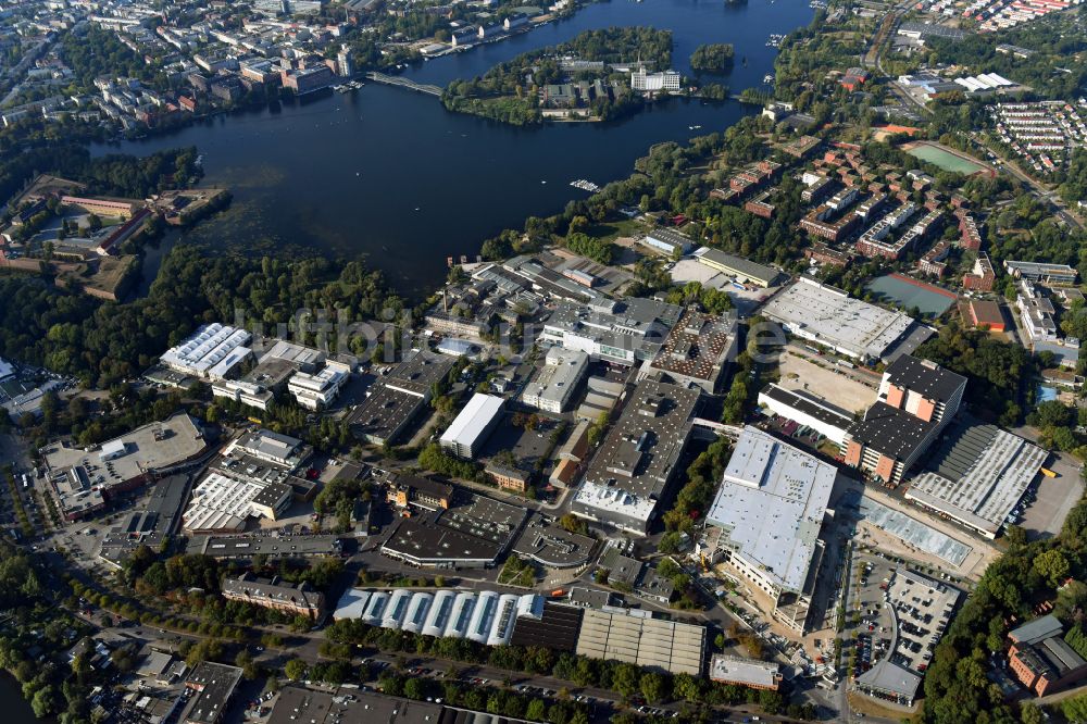 Berlin von oben - Werksgelände der Bayerische Motoren Werke / BMW AG Motorrad Werk Am Juliusturm im Ortsteil Spandau in Berlin, Deutschland