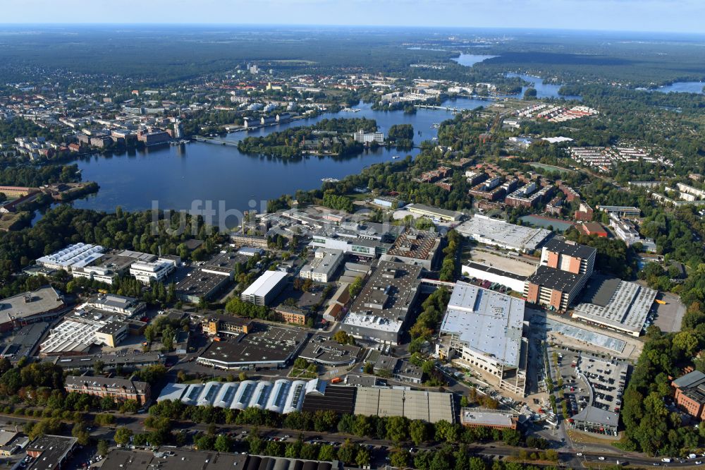 Luftaufnahme Berlin - Werksgelände der Bayerische Motoren Werke / BMW AG Motorrad Werk Am Juliusturm im Ortsteil Spandau in Berlin, Deutschland