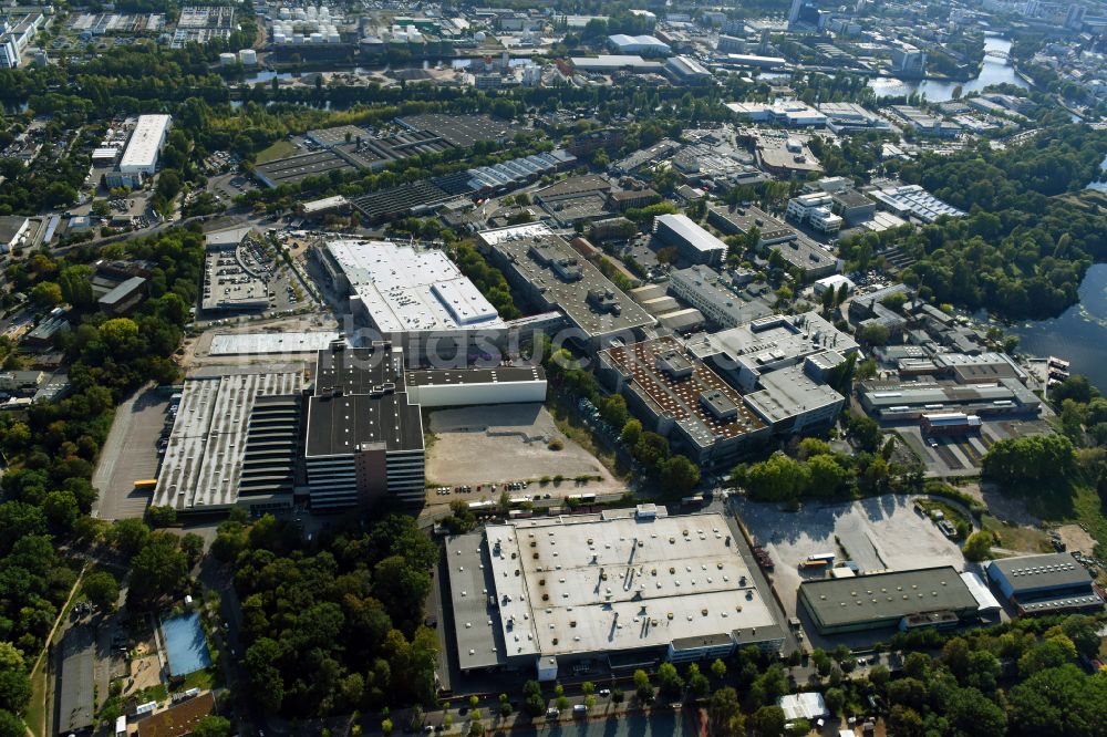 Berlin von oben - Werksgelände der Bayerische Motoren Werke / BMW AG Motorrad Werk Am Juliusturm im Ortsteil Spandau in Berlin, Deutschland