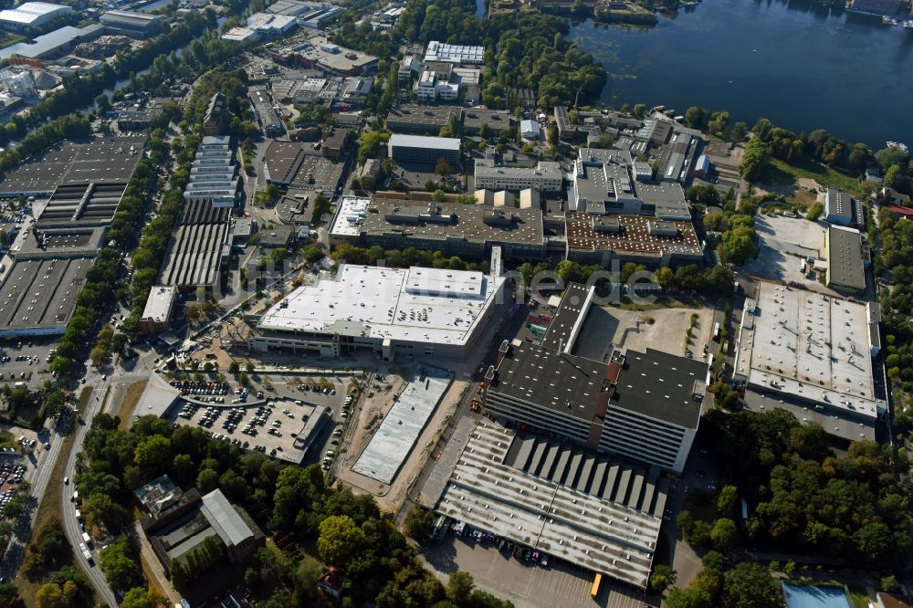 Berlin von oben - Werksgelände der Bayerische Motoren Werke / BMW AG Motorrad Werk Am Juliusturm im Ortsteil Spandau in Berlin, Deutschland