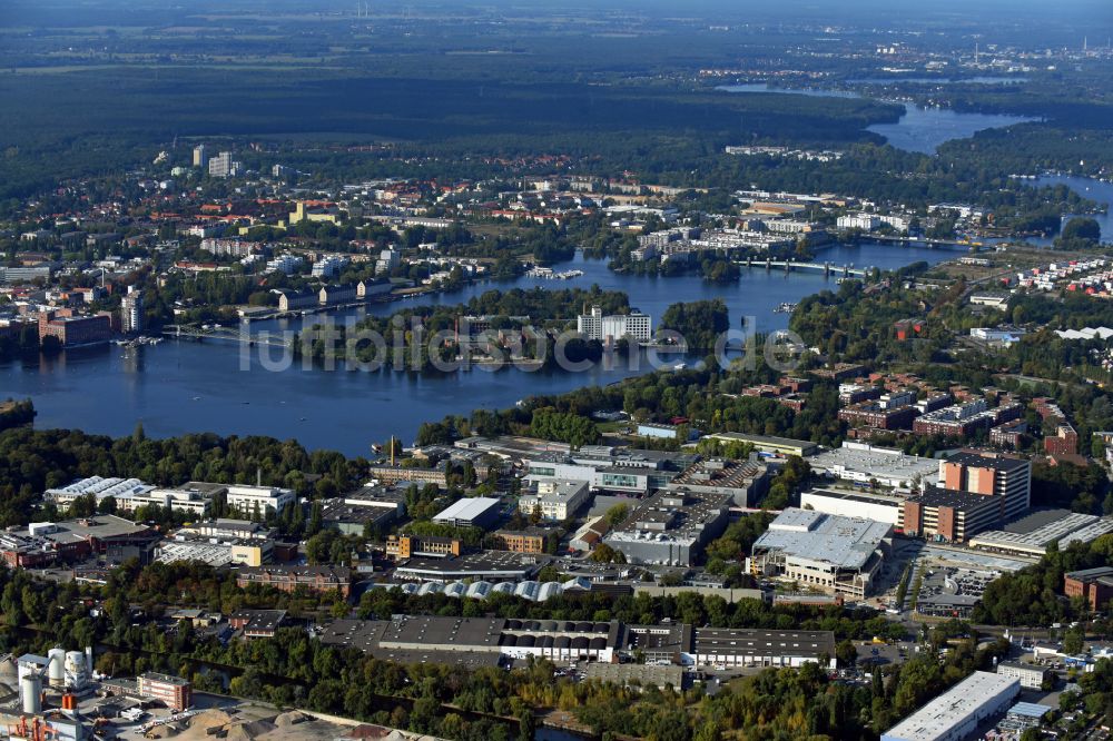 Berlin von oben - Werksgelände der Bayerische Motoren Werke / BMW AG Motorrad Werk Am Juliusturm im Ortsteil Spandau in Berlin, Deutschland