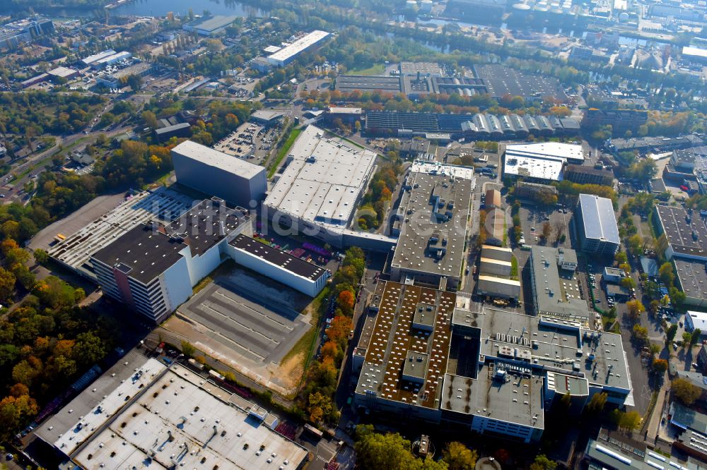 Berlin von oben - Werksgelände der Bayerische Motoren Werke / BMW AG Motorrad Werk Am Juliusturm im Ortsteil Spandau in Berlin, Deutschland