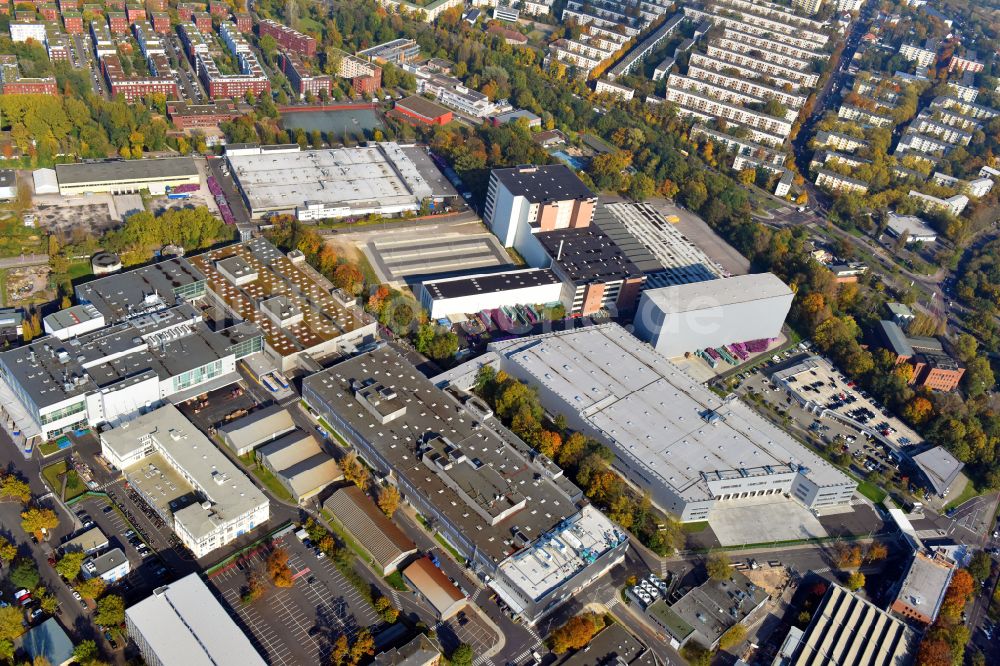 Berlin von oben - Werksgelände der Bayerische Motoren Werke / BMW AG Motorrad Werk Am Juliusturm im Ortsteil Spandau in Berlin, Deutschland