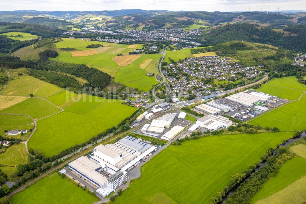 Luftbild Bad Berleburg - Werksgelände der BIKAR-METALLE GmbH an der Industriestraße im Ortsteil Am Stöppelsweg in Bad Berleburg im Bundesland Nordrhein-Westfalen, Deutschland