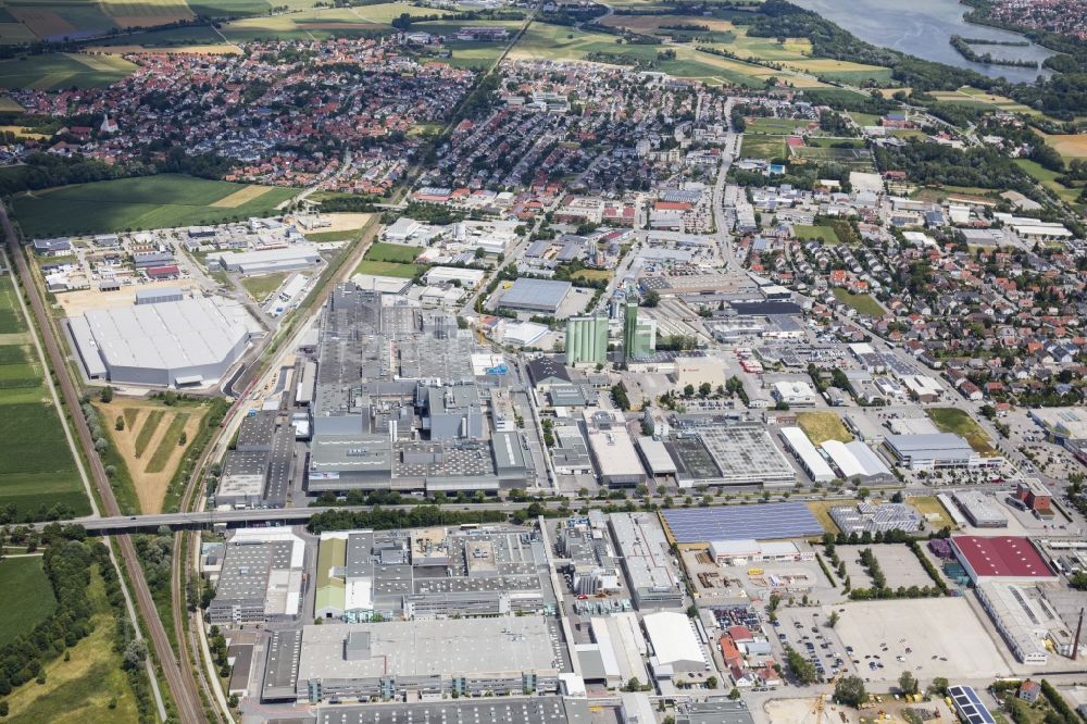 Landshut aus der Vogelperspektive: Werksgelände des BMW Werkes 4.1 Landshut an der Ohmstraße in Landshut im Bundesland Bayern, Deutschland