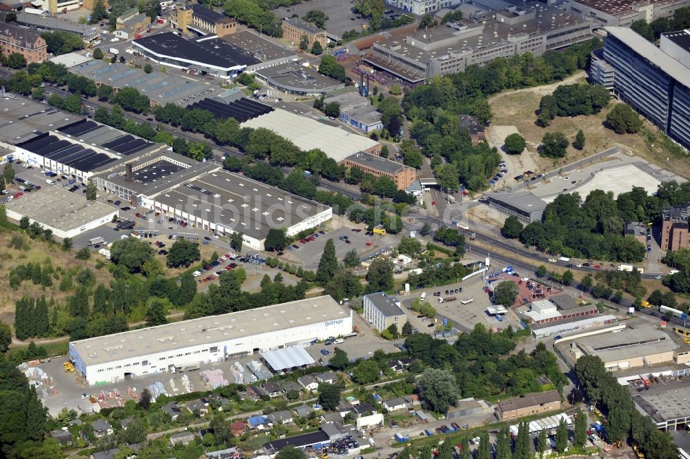 Luftbild Berlin - Werksgelände der Bäthge Baustoffe GmbH & Co. KG Am Juliusturm im Ortsteil Spandau in Berlin, Deutschland