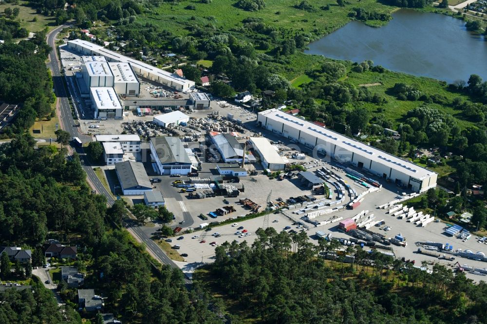 Schwedt/Oder aus der Vogelperspektive: Werksgelände der BUTTING Anlagenbau GmbH & Co. KG an der Kuhheide im Ortsteil Vierraden in Schwedt/Oder im Bundesland Brandenburg, Deutschland