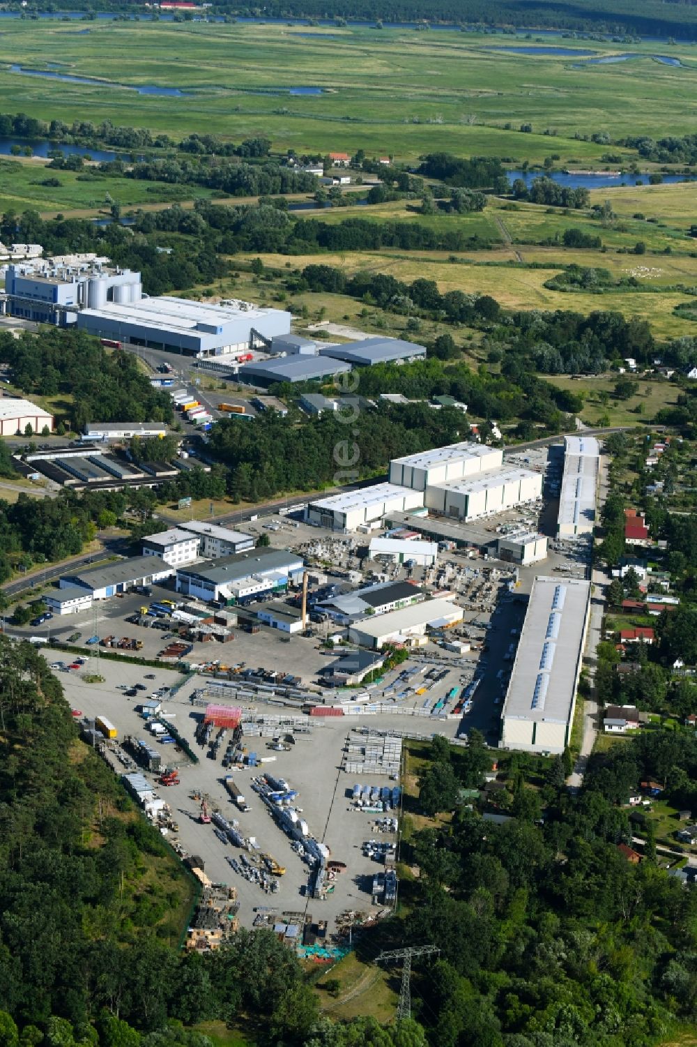 Schwedt/Oder von oben - Werksgelände der BUTTING Anlagenbau GmbH & Co. KG an der Kuhheide im Ortsteil Vierraden in Schwedt/Oder im Bundesland Brandenburg, Deutschland