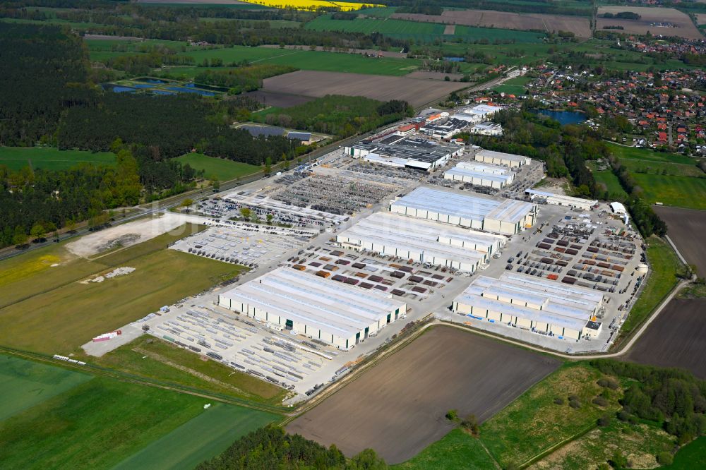 Wittingen aus der Vogelperspektive: Werksgelände der H. Butting GmbH & Co. KG im Ortsteil Knesebeck in Wittingen im Bundesland Niedersachsen, Deutschland