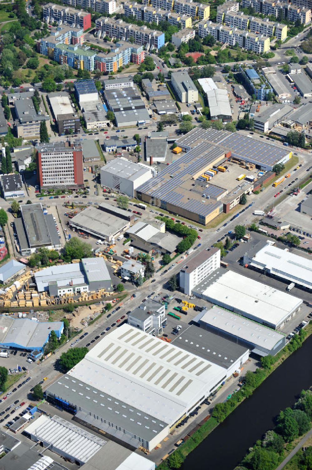 Berlin aus der Vogelperspektive: Werksgelände der Carl Spaeter GmbH an der Nobelstraße 33 in Berlin