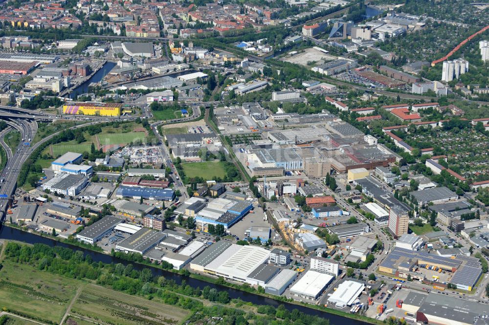 Berlin aus der Vogelperspektive: Werksgelände der Carl Spaeter GmbH an der Nobelstraße 33 in Berlin