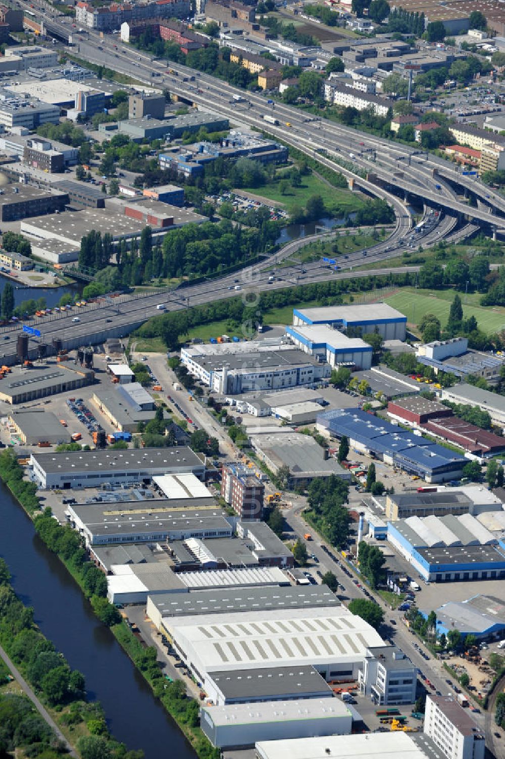 Luftaufnahme Berlin - Werksgelände der Carl Spaeter GmbH an der Nobelstraße 33 in Berlin