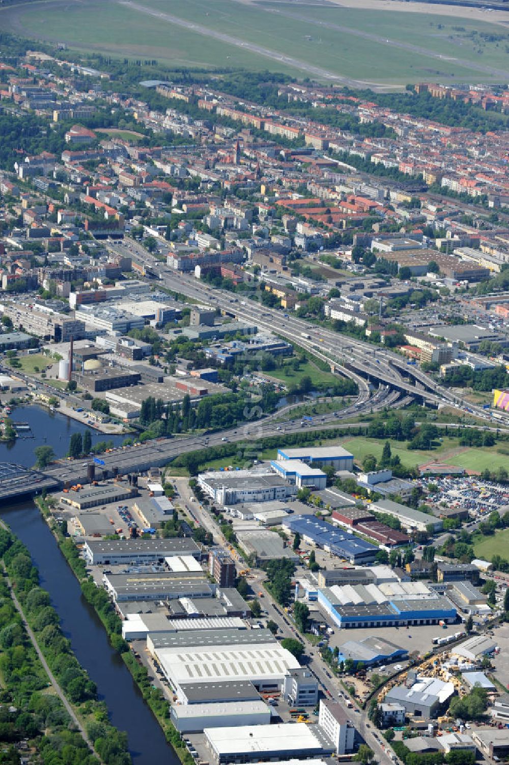 Berlin von oben - Werksgelände der Carl Spaeter GmbH an der Nobelstraße 33 in Berlin