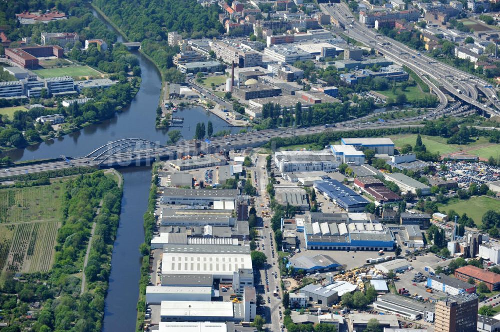 Luftaufnahme Berlin - Werksgelände der Carl Spaeter GmbH an der Nobelstraße 33 in Berlin