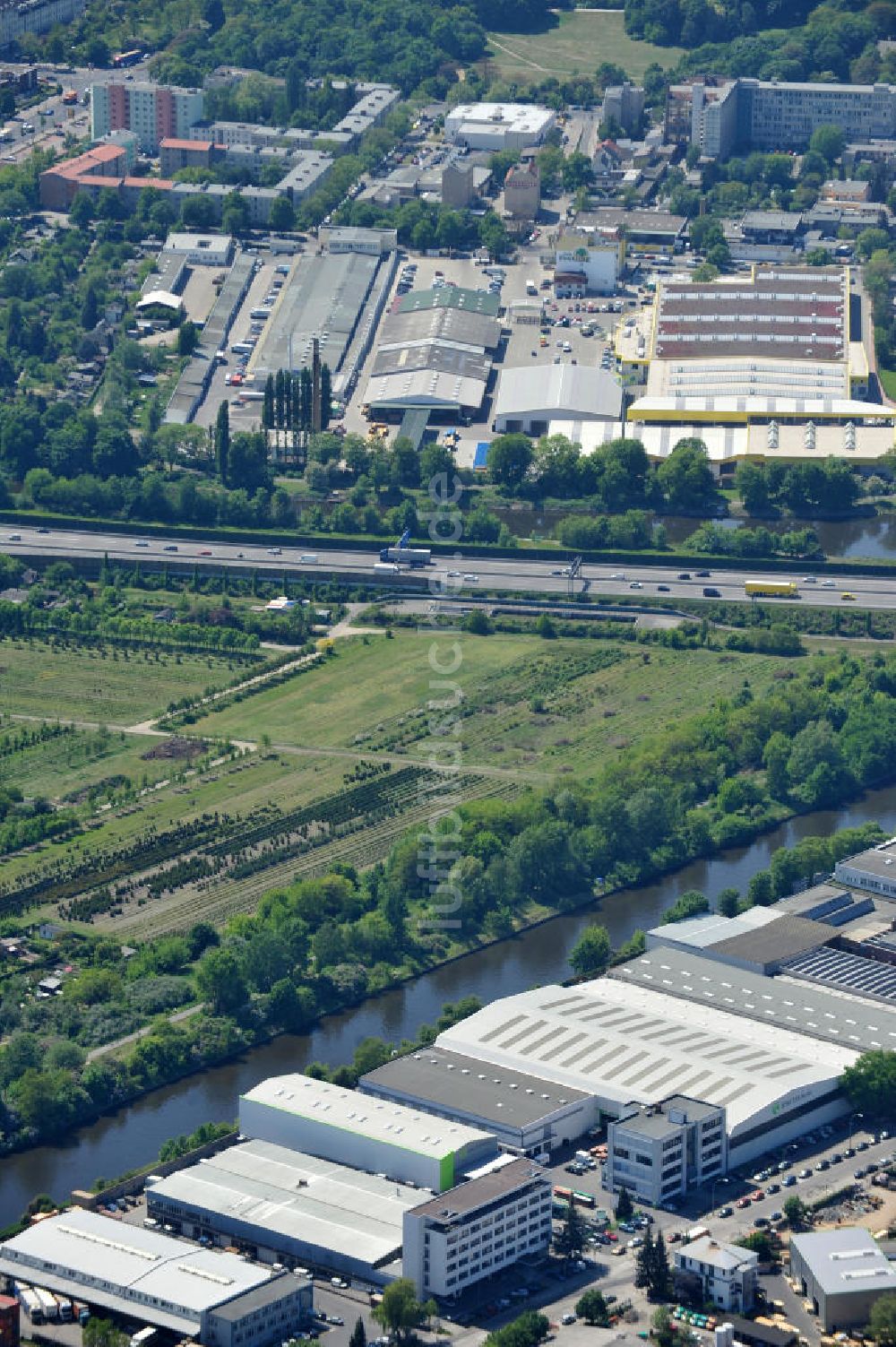 Berlin aus der Vogelperspektive: Werksgelände der Carl Spaeter GmbH an der Nobelstraße 33 in Berlin