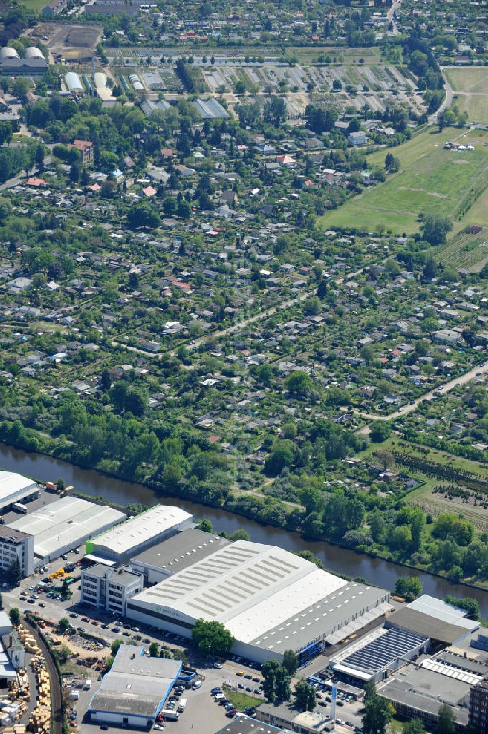 Luftaufnahme Berlin - Werksgelände der Carl Spaeter GmbH an der Nobelstraße 33 in Berlin