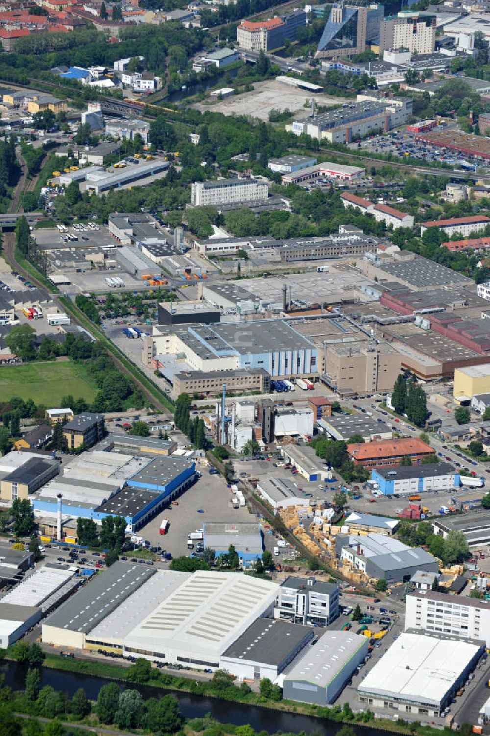 Berlin von oben - Werksgelände der Carl Spaeter GmbH an der Nobelstraße 33 in Berlin