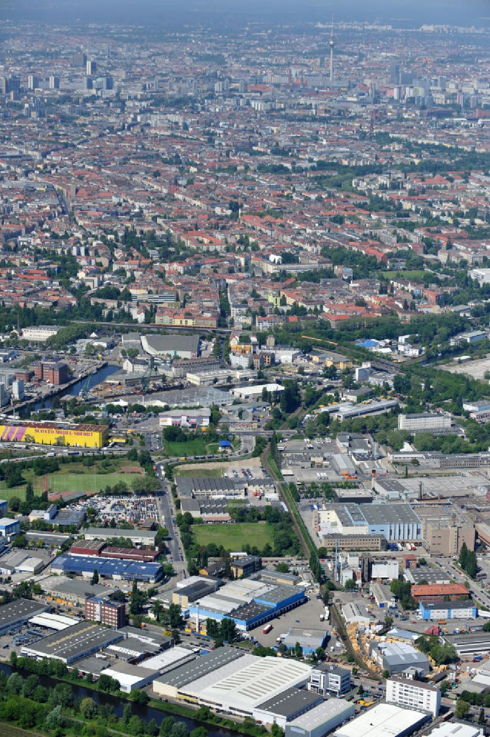 Luftaufnahme Berlin - Werksgelände der Carl Spaeter GmbH an der Nobelstraße 33 in Berlin