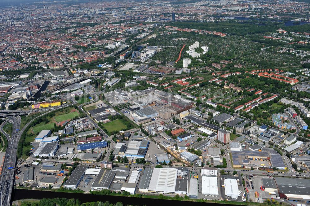 Luftaufnahme Berlin - Werksgelände der Carl Spaeter GmbH an der Nobelstraße 33 in Berlin