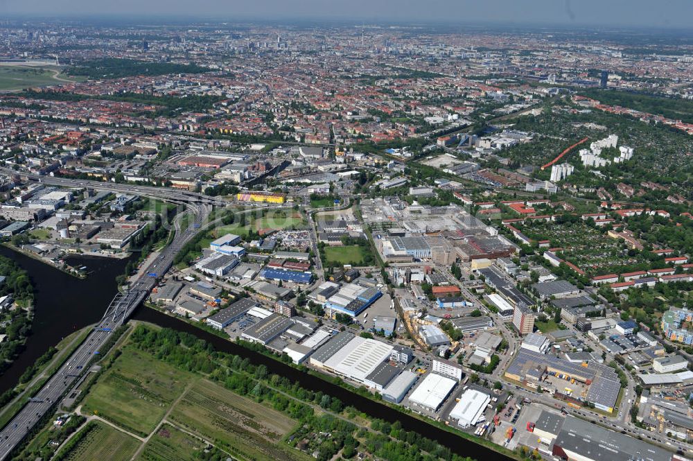 Berlin aus der Vogelperspektive: Werksgelände der Carl Spaeter GmbH an der Nobelstraße 33 in Berlin