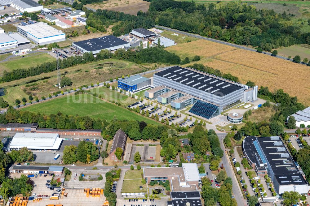 Stade von oben - Werksgelände der CFK NORD Betriebsgesellschaft mbH & Co. KG in Stade im Bundesland Niedersachsen, Deutschland