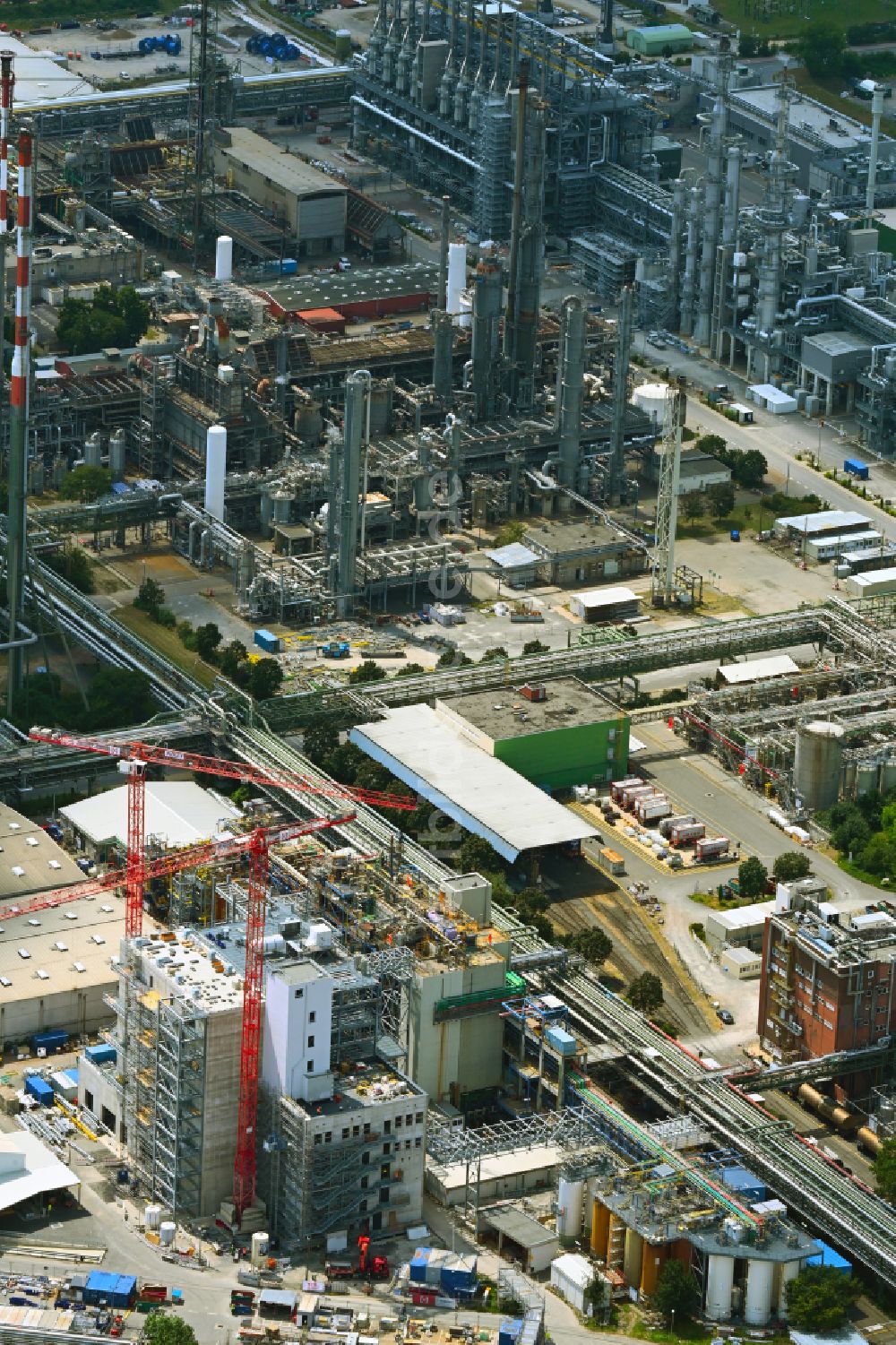 Ludwigshafen am Rhein von oben - Werksgelände des Chemieproduzenten BASF in Ludwigshafen am Rhein im Bundesland Rheinland-Pfalz, Deutschland