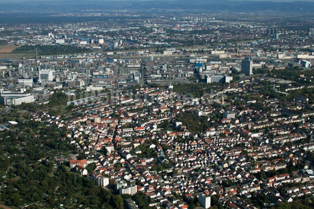 Luftaufnahme Ludwigshafen am Rhein - Werksgelände des Chemieproduzenten BASF am Ortsteil Friesenheim in Ludwigshafen am Rhein im Bundesland Rheinland-Pfalz