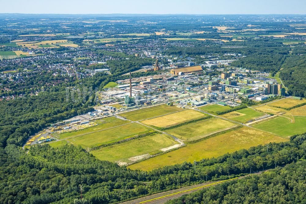 Bergkamen aus der Vogelperspektive: Werksgelände des Chemieproduzenten Bayer Pharma AG in Bergkamen im Bundesland Nordrhein-Westfalen, Deutschland