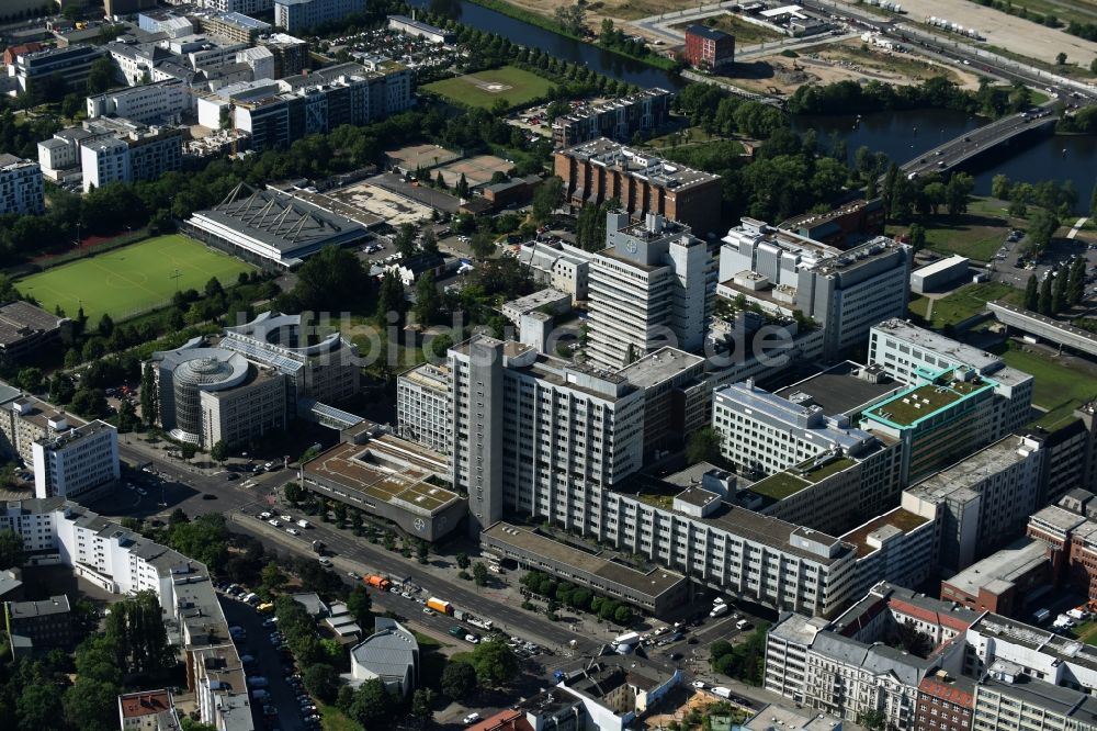 Berlin von oben - Werksgelände des Chemieproduzenten der Bayer Pharma AG im Wedding in Berlin, Deutschland