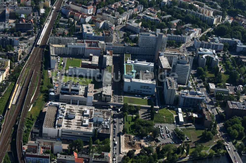 Berlin von oben - Werksgelände des Chemieproduzenten der Bayer Pharma AG im Wedding in Berlin, Deutschland