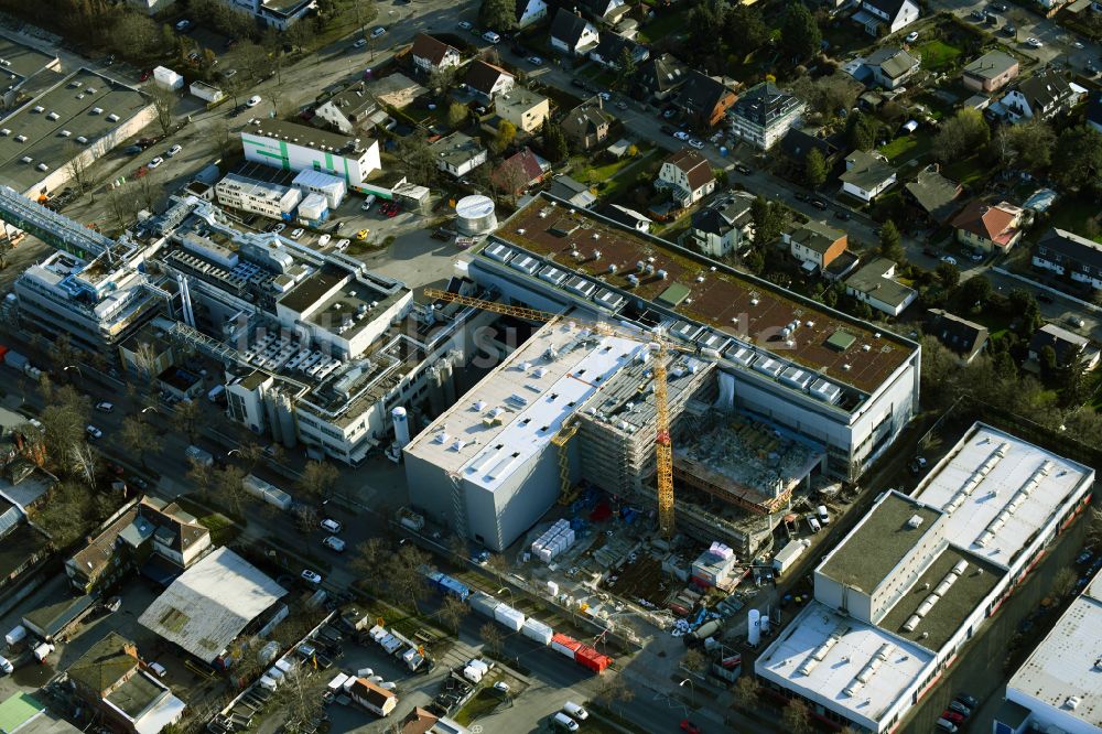 Berlin von oben - Werksgelände des Chemieproduzenten B. Braun Melsung AG in Berlin, Deutschland