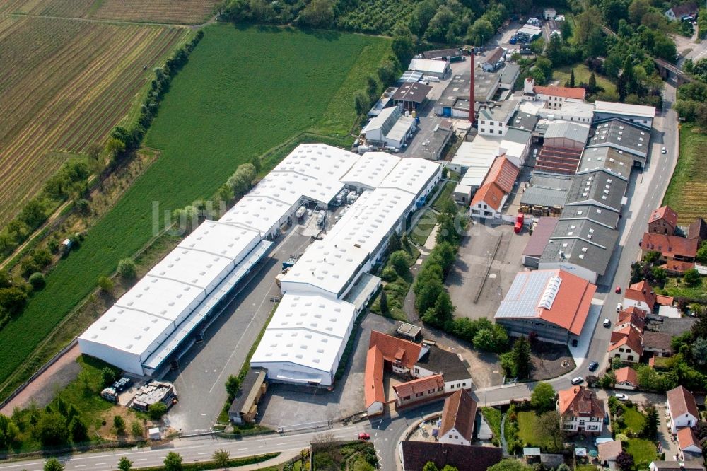 Kleinkarlbach von oben - Werksgelände des Chemieproduzenten Gechem GmbH & Co KG im Ortsteil Neuleiningen-Tal in Kleinkarlbach im Bundesland Rheinland-Pfalz, Deutschland