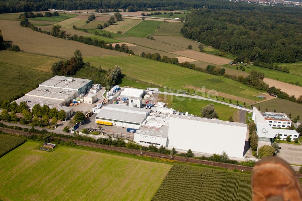 Weingarten (Baden) aus der Vogelperspektive: Werksgelände des Chemieproduzenten KLEBCHEMIE M. G. Becker GmbH & Co. KG in Weingarten (Baden) im Bundesland Baden-Württemberg