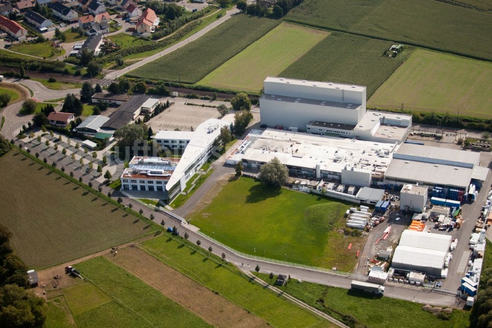 Luftaufnahme Weingarten (Baden) - Werksgelände des Chemieproduzenten KLEBCHEMIE M. G. Becker GmbH & Co. KG in Weingarten (Baden) im Bundesland Baden-Württemberg