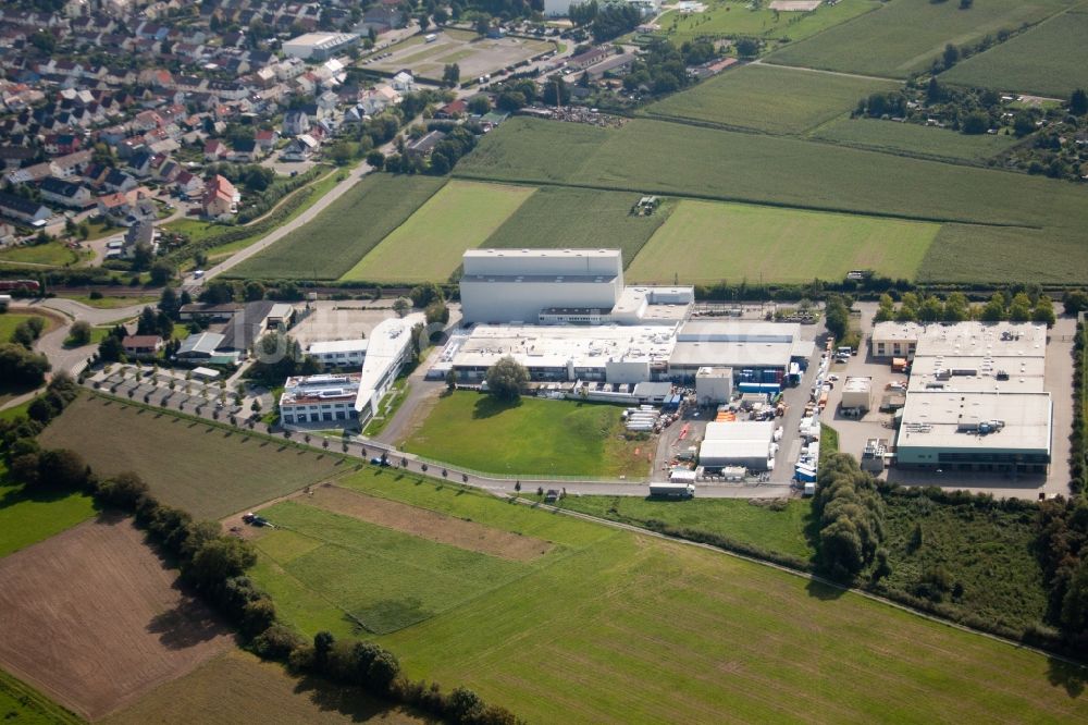 Luftaufnahme Weingarten (Baden) - Werksgelände des Chemieproduzenten KLEBCHEMIE M. G. Becker GmbH & Co. KG in Weingarten (Baden) im Bundesland Baden-Württemberg, Deutschland