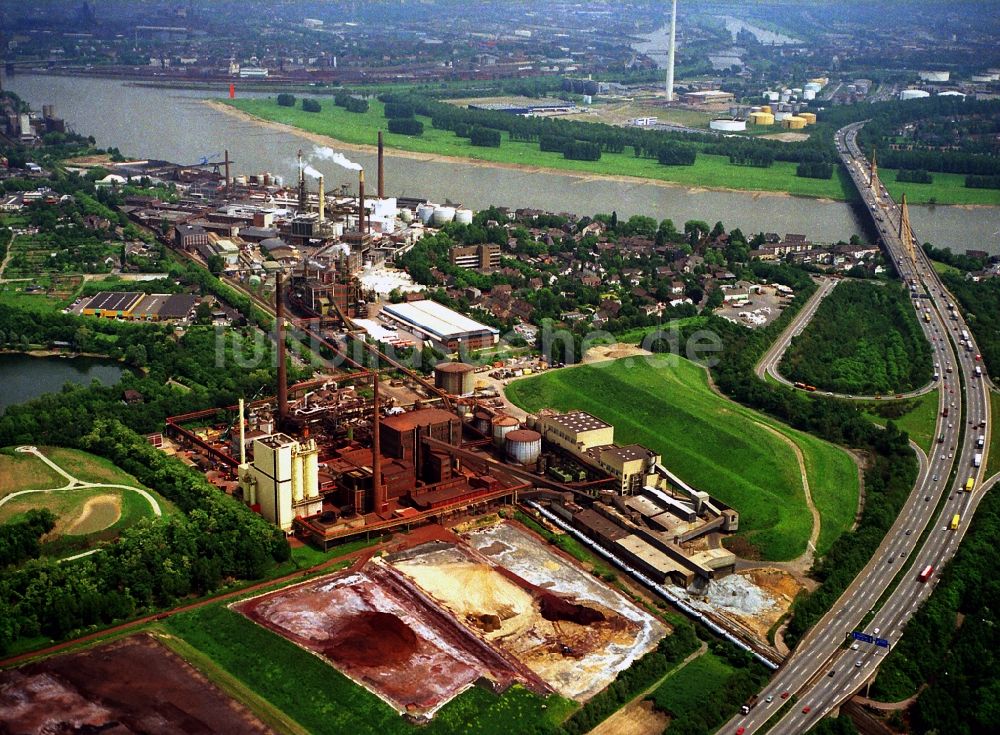 Duisburg von oben - Werksgelände des Chemieproduzenten Sachtleben Chemie GmbH an der Dr.-Rudolf-Sachtleben-Straße in Duisburg im Bundesland Nordrhein-Westfalen