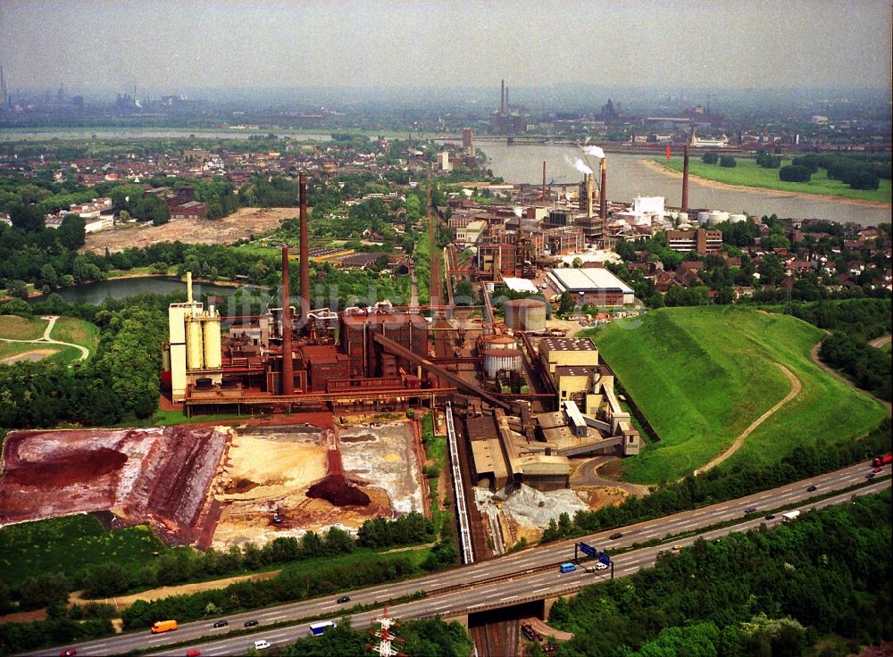 Duisburg aus der Vogelperspektive: Werksgelände des Chemieproduzenten Sachtleben Chemie GmbH an der Dr.-Rudolf-Sachtleben-Straße in Duisburg im Bundesland Nordrhein-Westfalen