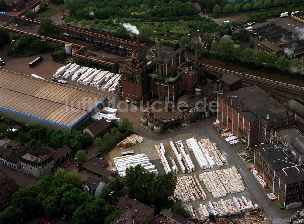 Luftaufnahme Duisburg - Werksgelände des Chemieproduzenten Sachtleben Chemie GmbH an der Dr.-Rudolf-Sachtleben-Straße in Duisburg im Bundesland Nordrhein-Westfalen