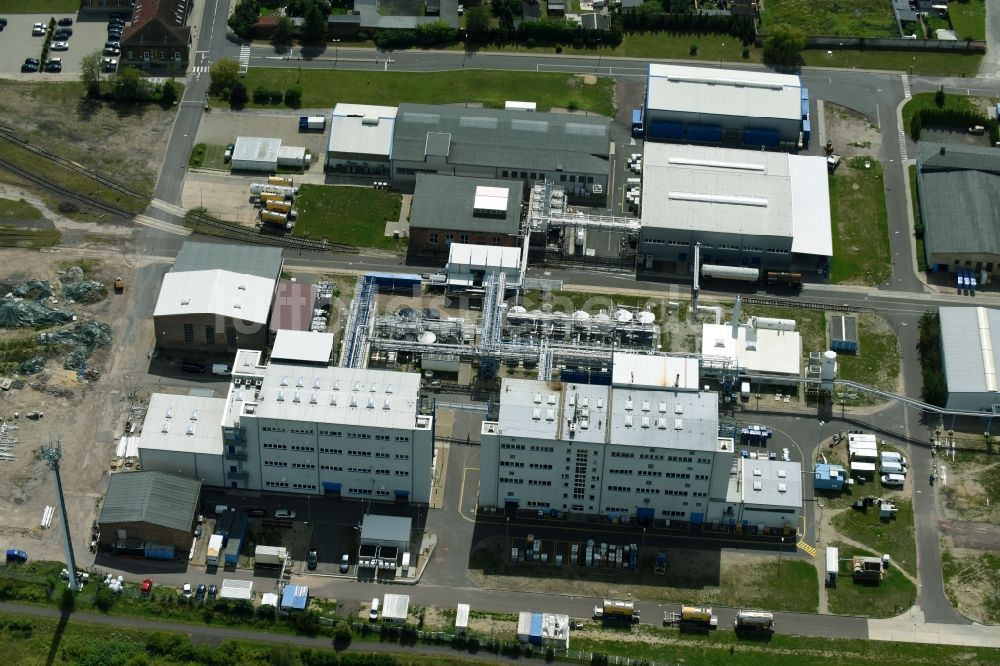 Schönebeck (Elbe) von oben - Werksgelände des Chemieproduzenten Schirm GmbH in Schönebeck (Elbe) im Bundesland Sachsen-Anhalt, Deutschland