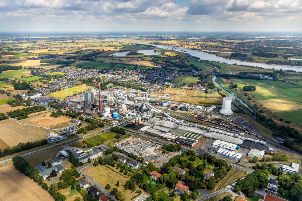 Luftbild Rheinberg - Werksgelände des Chemieproduzenten der Solvay Chemicals GmbH im Ortsteil Ossenberg in Rheinberg im Bundesland Nordrhein-Westfalen, Deutschland