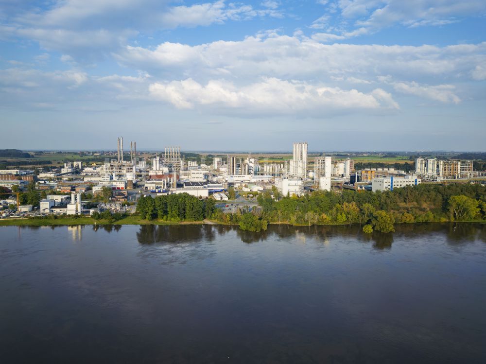 Luftbild Nünchritz - Werksgelände des Chemieproduzenten Wacker Chemie AG in Nünchritz im Bundesland Sachsen, Deutschland