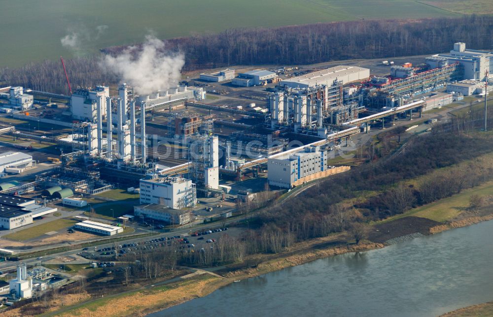 Nünchritz von oben - Werksgelände des Chemieproduzenten Wacker Chemie AG, Werk Nünchritz in Nünchritz im Bundesland Sachsen, Deutschland