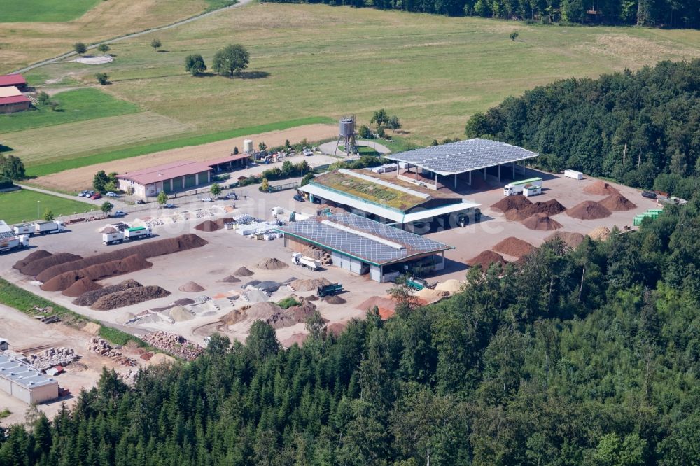 Marxzell aus der Vogelperspektive: Werksgelände der corthum Nordschwarzwald GmbH - corthum Erdenwerk im Ortsteil Pfaffenrot in Marxzell im Bundesland Baden-Württemberg