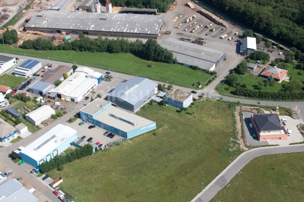 Marxzell aus der Vogelperspektive: Werksgelände der corthum Nordschwarzwald GmbH - corthum Erdenwerk im Ortsteil Pfaffenrot in Marxzell im Bundesland Baden-Württemberg