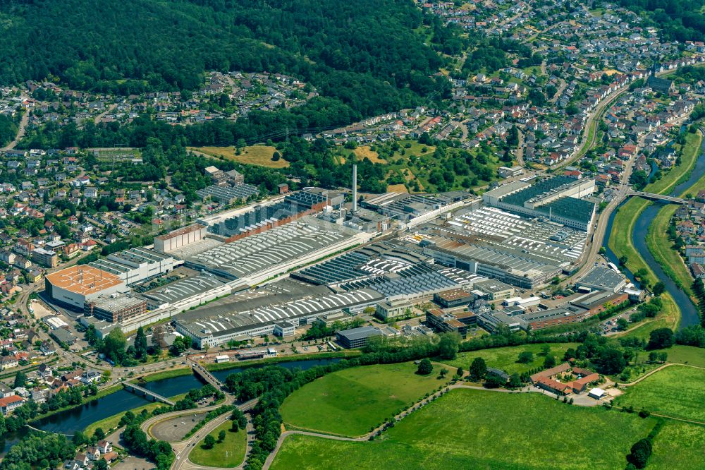 Gaggenau von oben - Werksgelände der Daimler AG Mercedes-Benz Werk Gaggenau in Gaggenau im Bundesland Baden-Württemberg