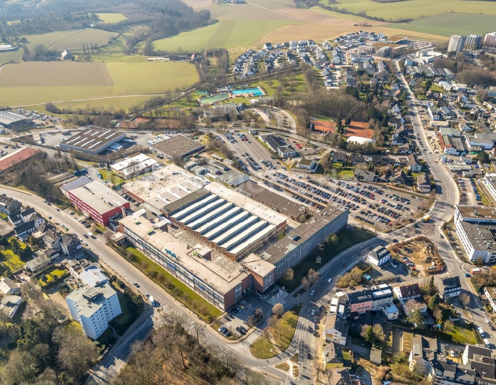 Heiligenhaus aus der Vogelperspektive: Werksgelände der der Kiekert AG am Höseler Platz in Heiligenhaus im Bundesland Nordrhein-Westfalen, Deutschland