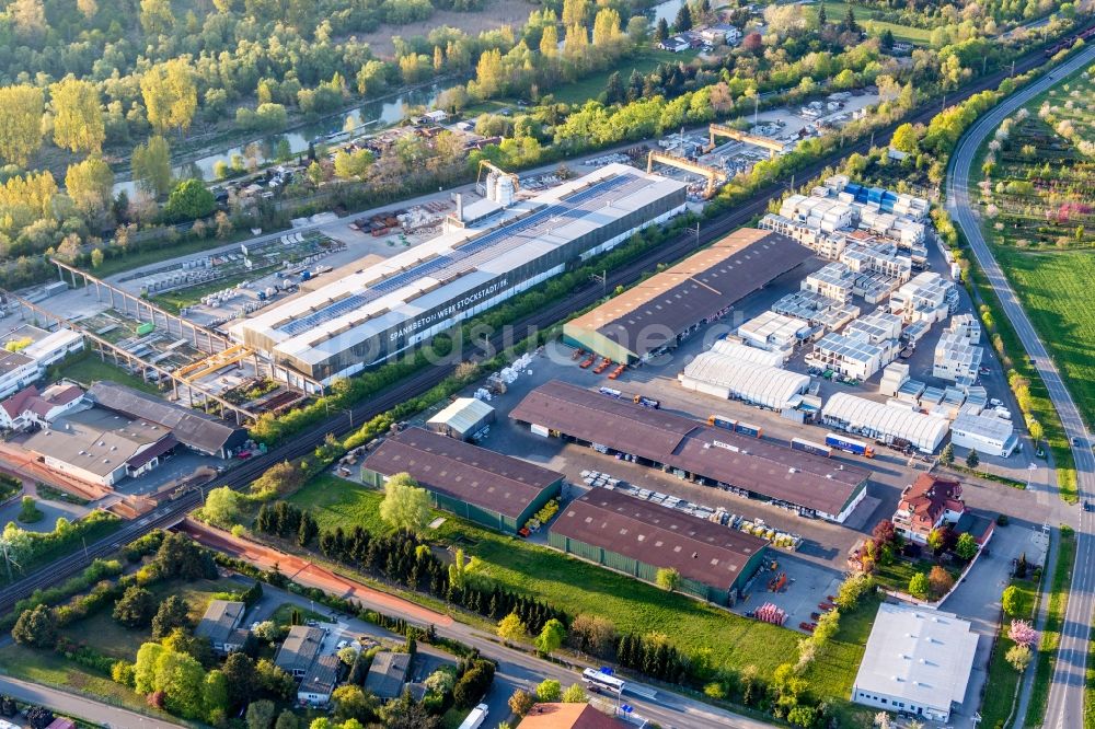 Luftaufnahme Stockstadt am Rhein - Werksgelände der der Spannbetonwerke Finger Stockstadt GmbH & Co. KG in Stockstadt am Rhein im Bundesland Hessen, Deutschland