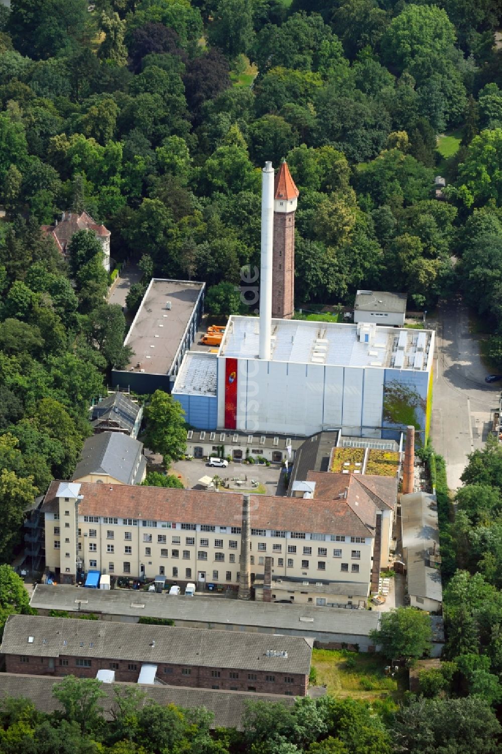 Karlsruhe von oben - Werksgelände der der Staatlichen Majolika Keramik Manufaktur in Karlsruhe im Bundesland Baden-Württemberg, Deutschland